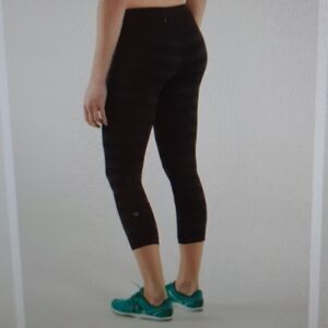 Lululemon Run Inspire Crop II black gray stripe 4